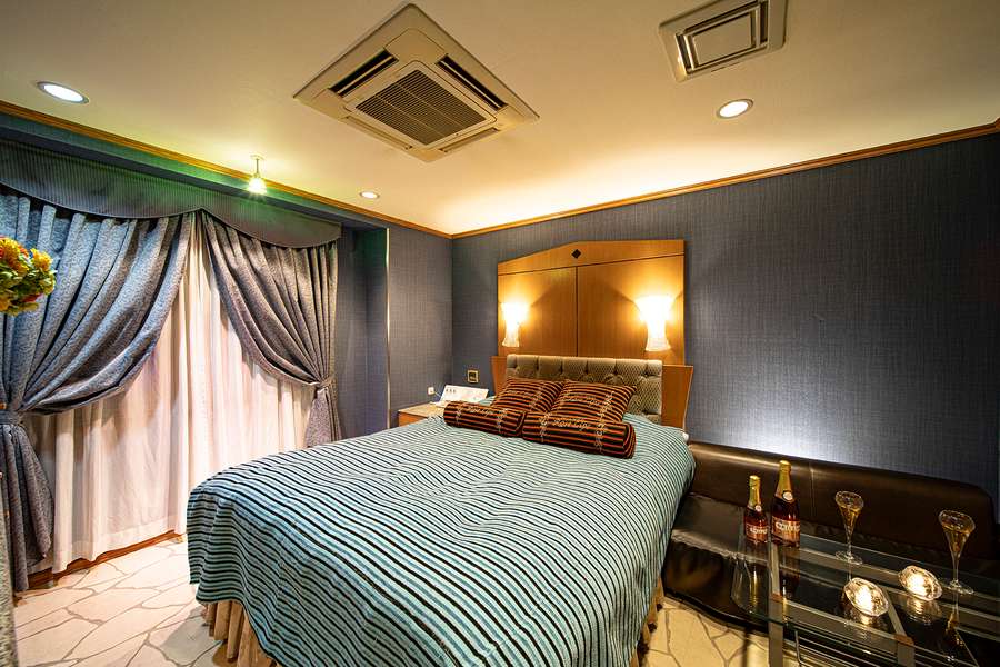 心斎橋店208号室